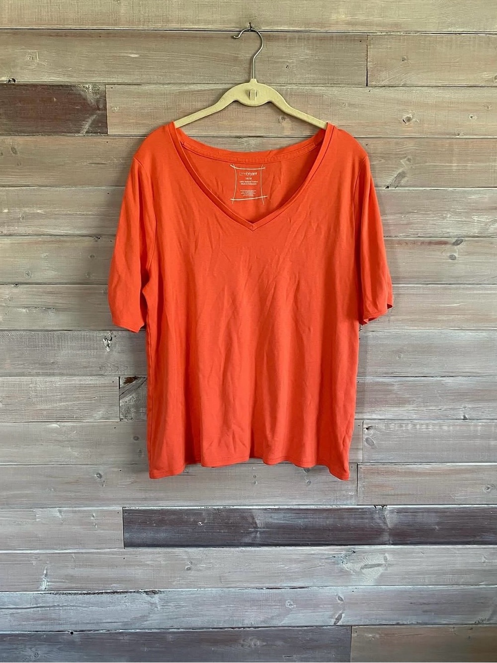 Lane Bryant coral vneck tshirt size 14/16